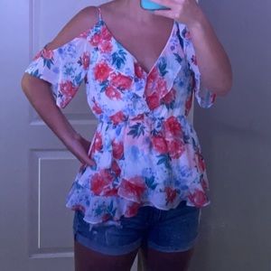 🎉🎉cute white flowy floral off the shoulder top!!
